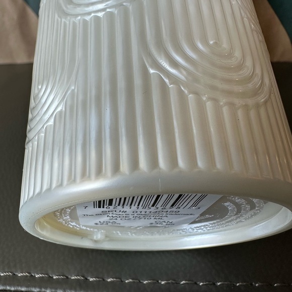 Starbucks Tumbler Pearl White Mermaid Scales - Venti 24oz - Spring 2023 - Picture 5 of 5